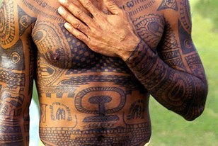 Qui connaît un tatoueur spécialisé dans le tatoo polynésien ?