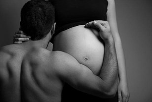 Qui connaît un photographe avec beaucoup de talent pour faire des photos de grossesse et de naissance ?