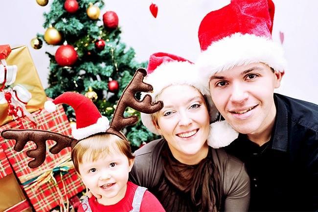 Où acheter des bonnets de Père-Noël pour une super photo familiale ce 25 décembre ? Merciiiii