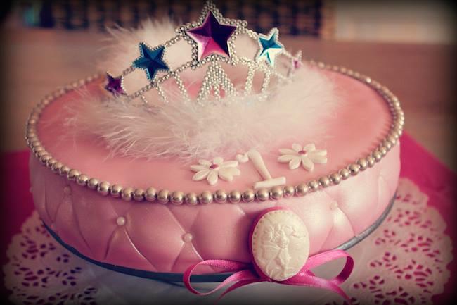 Qui connaît un bon pâtissier qui fait des gâteaux d'anniversaire de princesse pour ma fille sur Dijon ?