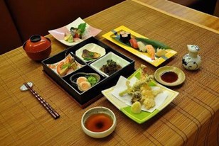 Qui connaît un bon restaurant japonais, qui ne propose pas que des sushis ?