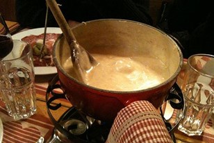 Qui connaît LE meilleur resto savoyard pour une fondue ?
