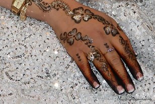 Qui connaît une personne pro faisant du henné pour les mariages ?