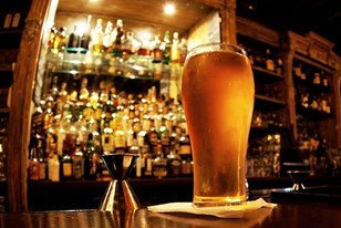 Qui connaît un très bon bar à bière, idéalement pas trop cher, pour un pote amateur de bière de passage sur Lyon ?