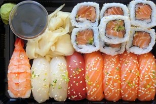 Qui connaît le MEILLEUR resto de sushi de Lyon ? Qui livre, surtout !