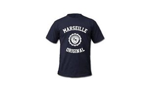 Qui connaît un magasin qui vend des t-shirts "Montpellier" dans ce style-ci ? J'ai raté l'occasion d'en acheter pendant les Estivales et j'aimerais en trouver, comme souvenir de mon séjour ici !