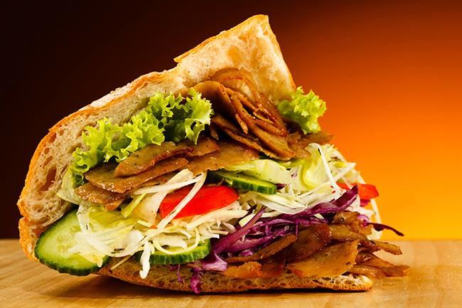Qui connaît un bon kebab à Montpellier ? Si possible avec de la viande préparée maison et du bon pain !