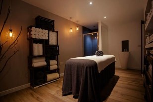 Qui connaît un salon de massage agréable et sérieux pour un moment de détente inoubliable ? C'est pour offrir !