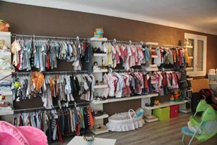 Qui connaît un joli magasin avec tout ce qu'il faut pour bébé : jouets, vêtements, mobilier, etc.