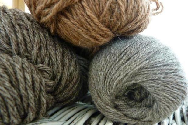 Qui connaît des magasins où l'on vend de la laine ? Idéalement en fibres naturelles !