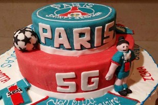Qui connaît LE meilleur pâtissier de Paris qui serait capable de faire un gâteau dans ce style pour l'anniversaire de mon mari ?