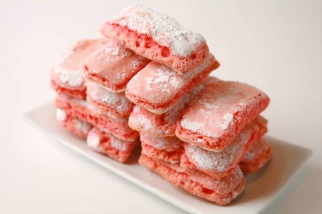 Où est-ce que je pourrais trouver les MEILLEURS biscuits roses de Reims ?