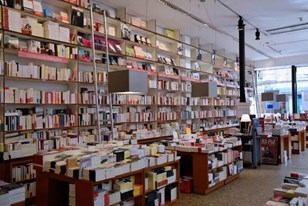 Qui connaît une bonne librairie bien fournie à Rennes ? Et si le libraire donne de bonnes recommandations de lecture, c'est le top !