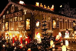 Qui connaît un bon endroit proche de Rennes pour voir de belles illuminations et décorations de Noël avec un enfant ? Merci beaucoup !