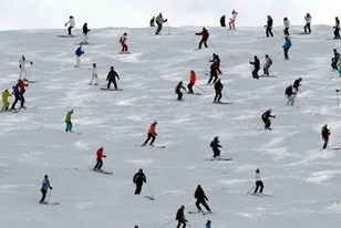 Qui connaît une station de ski pour aller respirer l'air vivifiant de la montagne et se dépenser entre filles ? J'en cherche une à taille "humaine" et à proximité de Strasbourg. Merci pour vos témoignages !