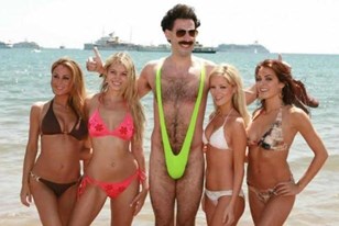 Qui connaît un endroit où je pourrai trouver un maillot de bain de type mankini comme celui de Borat ?