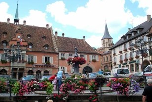 Qui connaît un village romantique et calme pour passer un week-end détente entre jeunes amoureux en Alsace ?