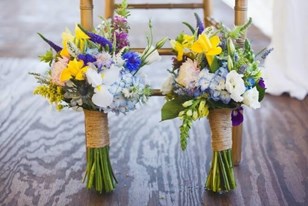 Je cherche un fleuriste qui réalise des bouquets avec beaucoup de créativité et qui livre à domicile ?